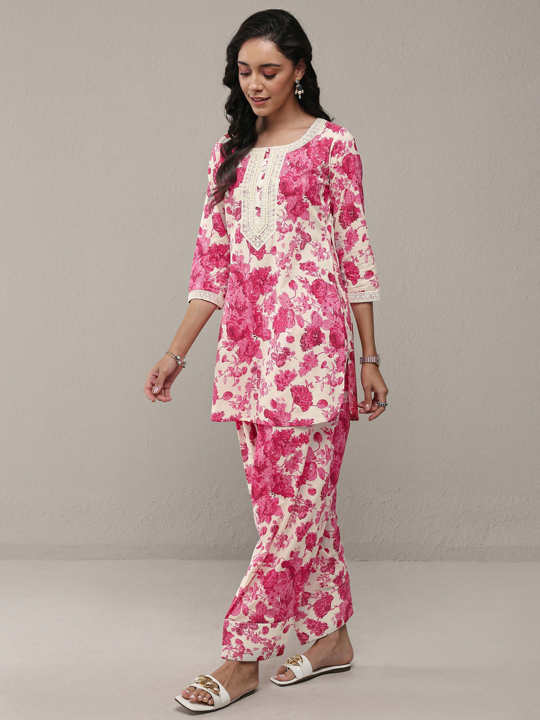  Pink Floral Printed Cotton Straight Kurta Set 