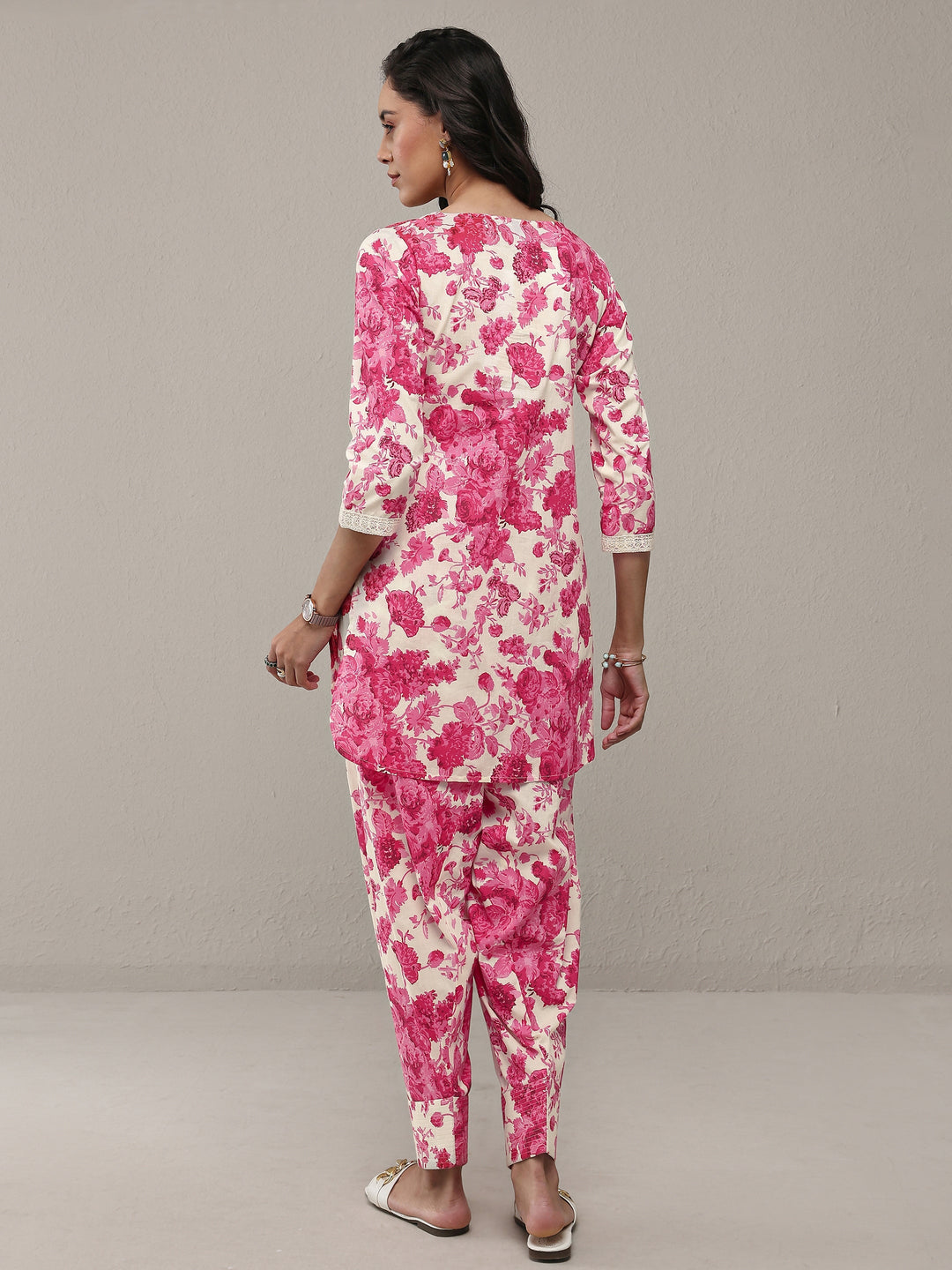  Pink Floral Printed Cotton Straight Kurta Set 
