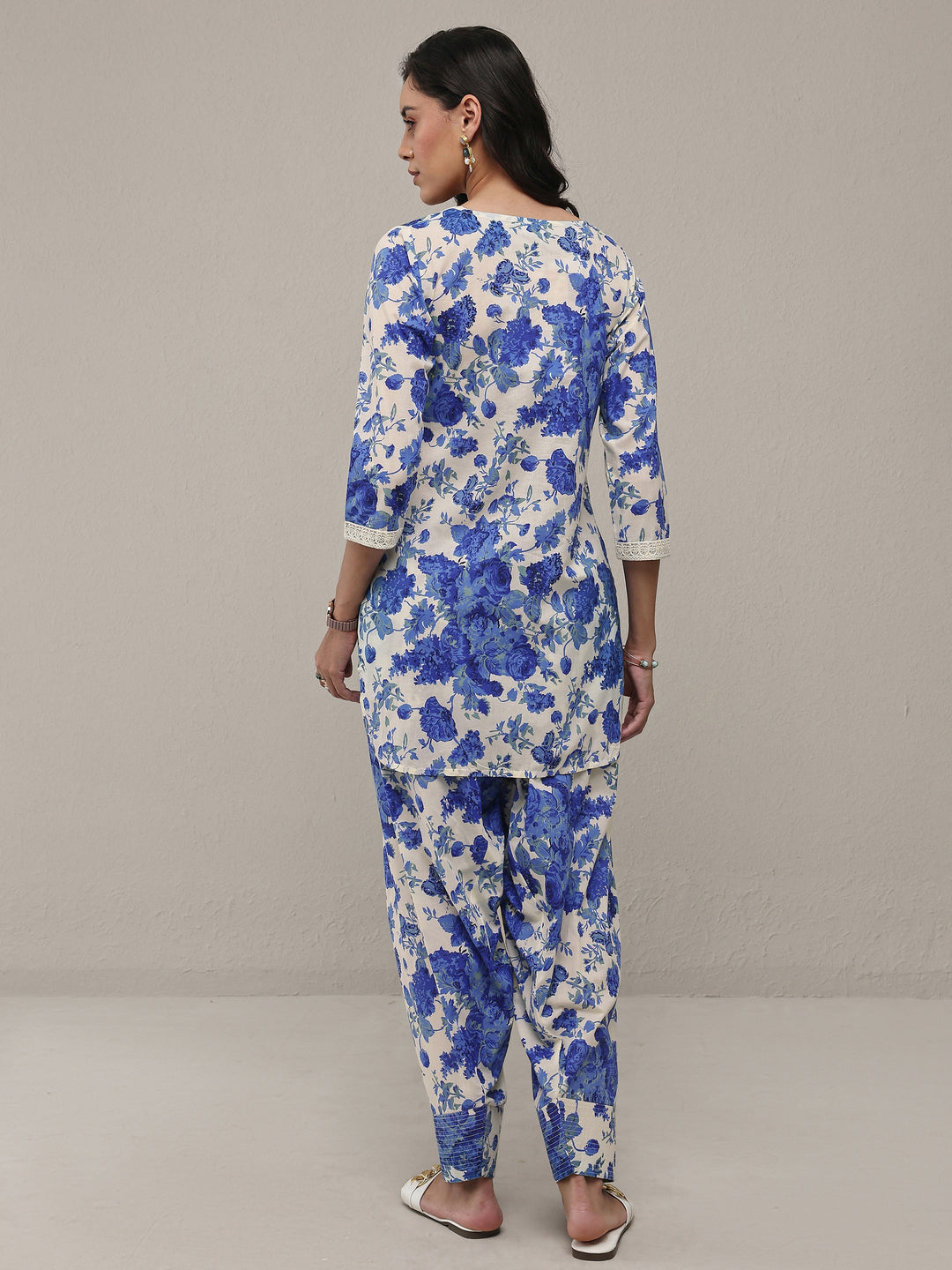  Blue Floral Printed Cotton Straight Kurta Set 