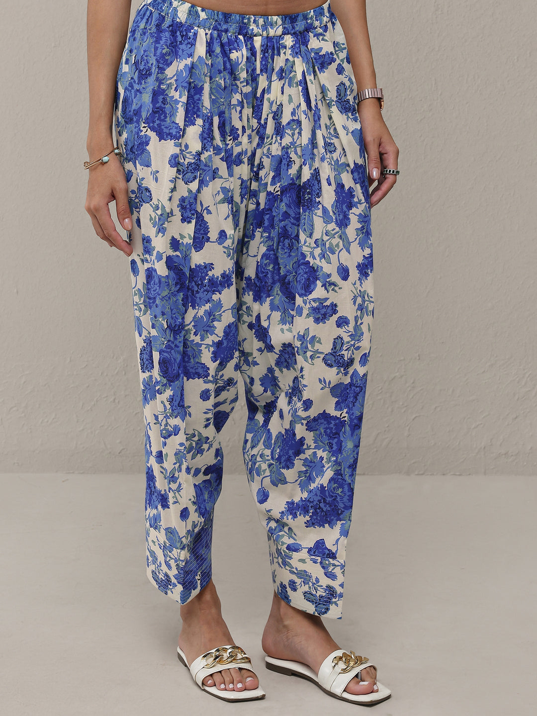  Blue Floral Printed Cotton Straight Kurta Set 