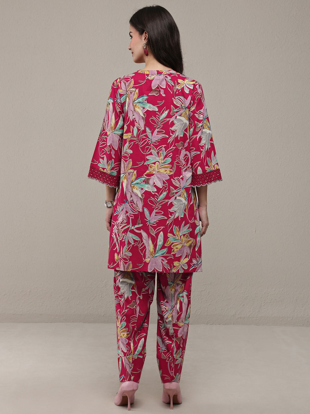  Pink Floral Printed Cotton Straight Kurta Set 