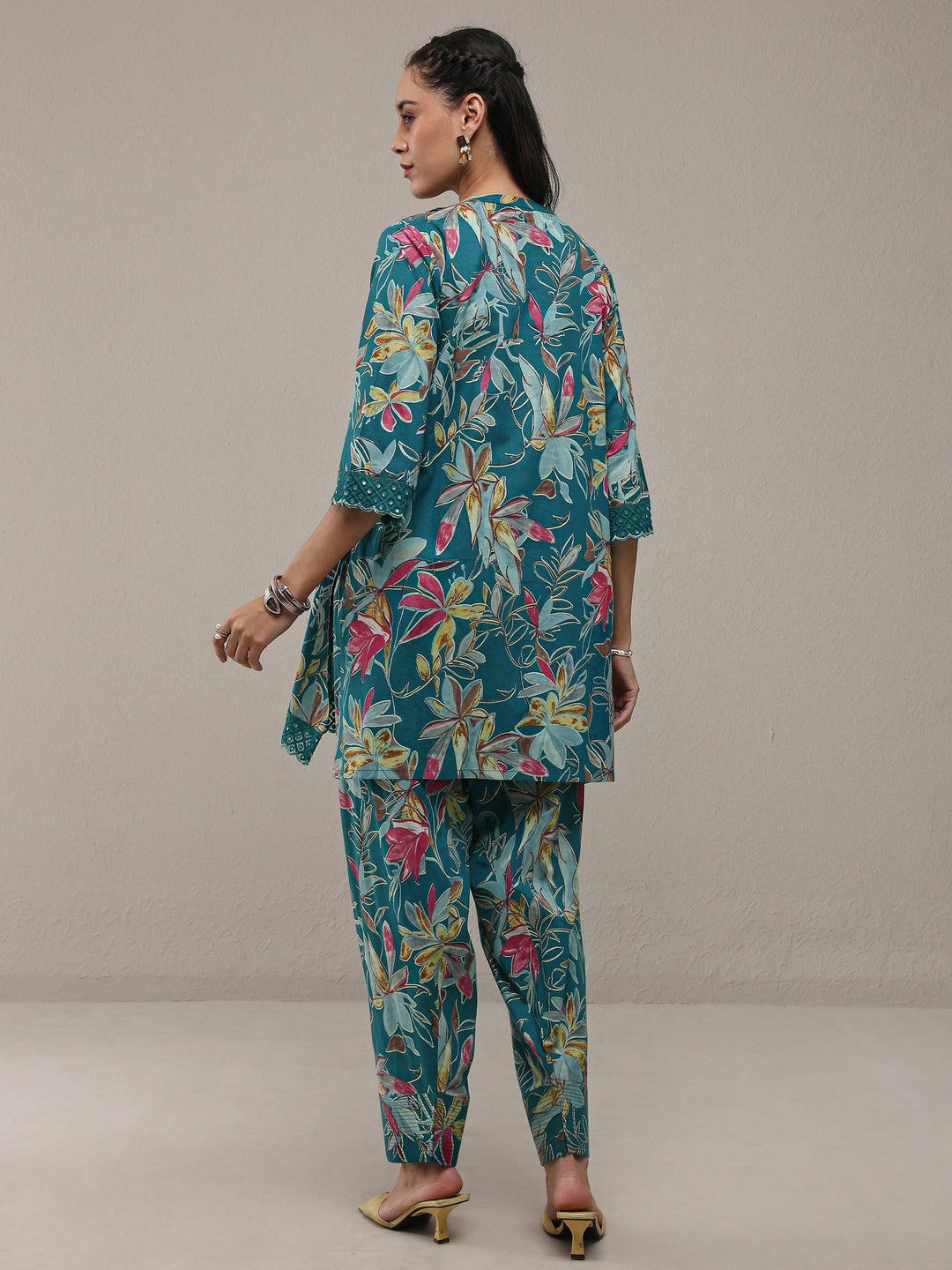  Blue Floral Printed Cotton Straight Kurta Set 