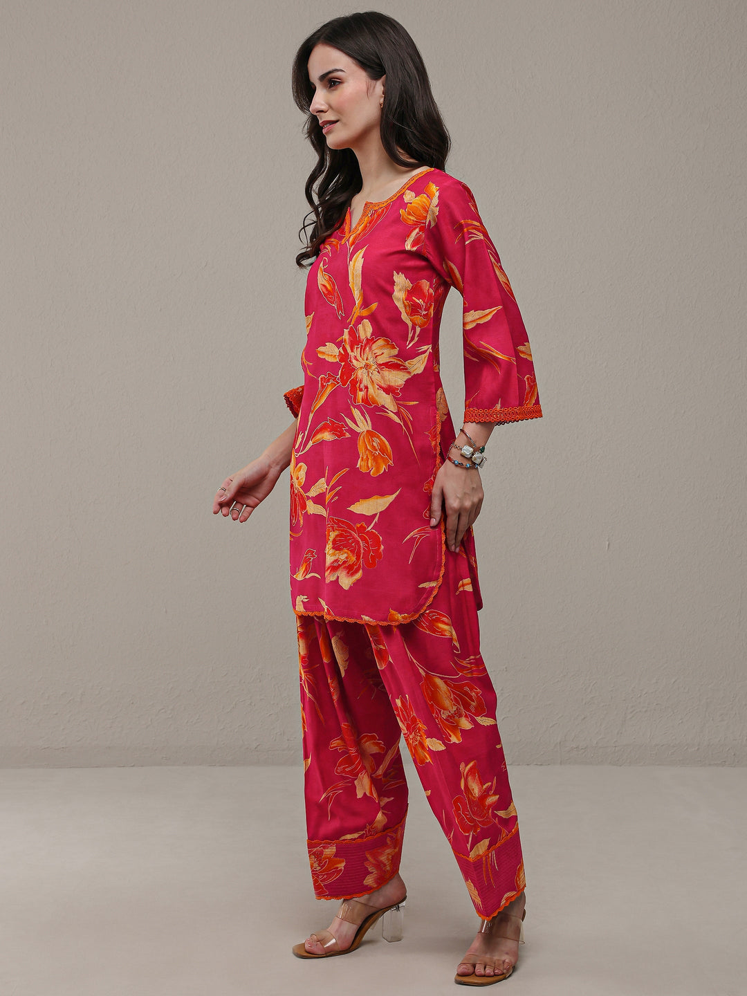  Pink Floral Printed Silk Blend Straight Kurta Set 