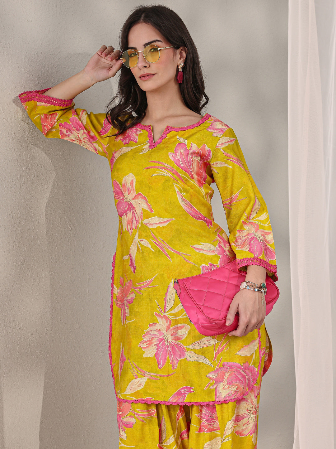  Green Floral Printed Silk Blend Straight Kurta Set 