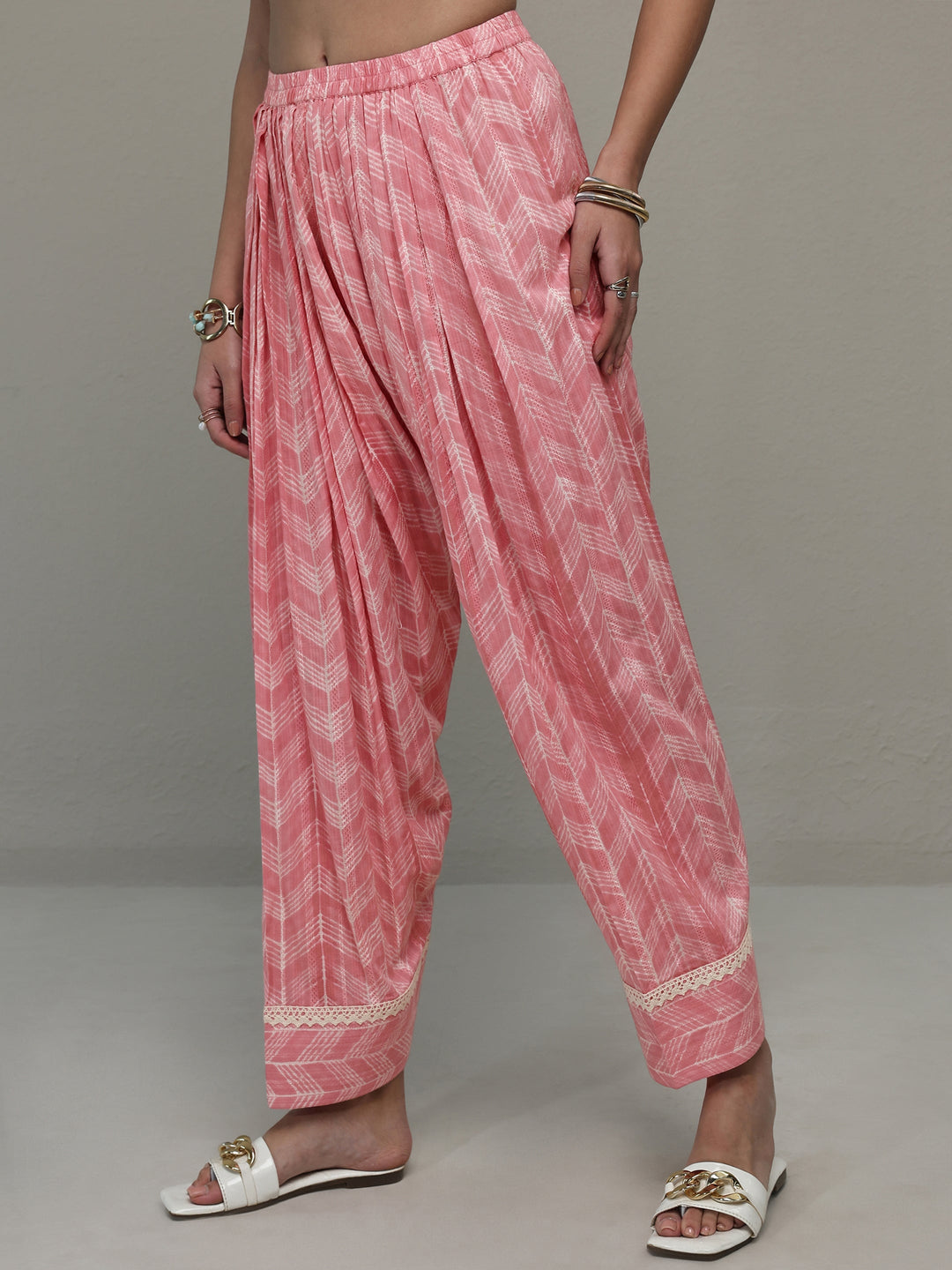  Pink Floral Printed Cotton Straight Kurta Set 