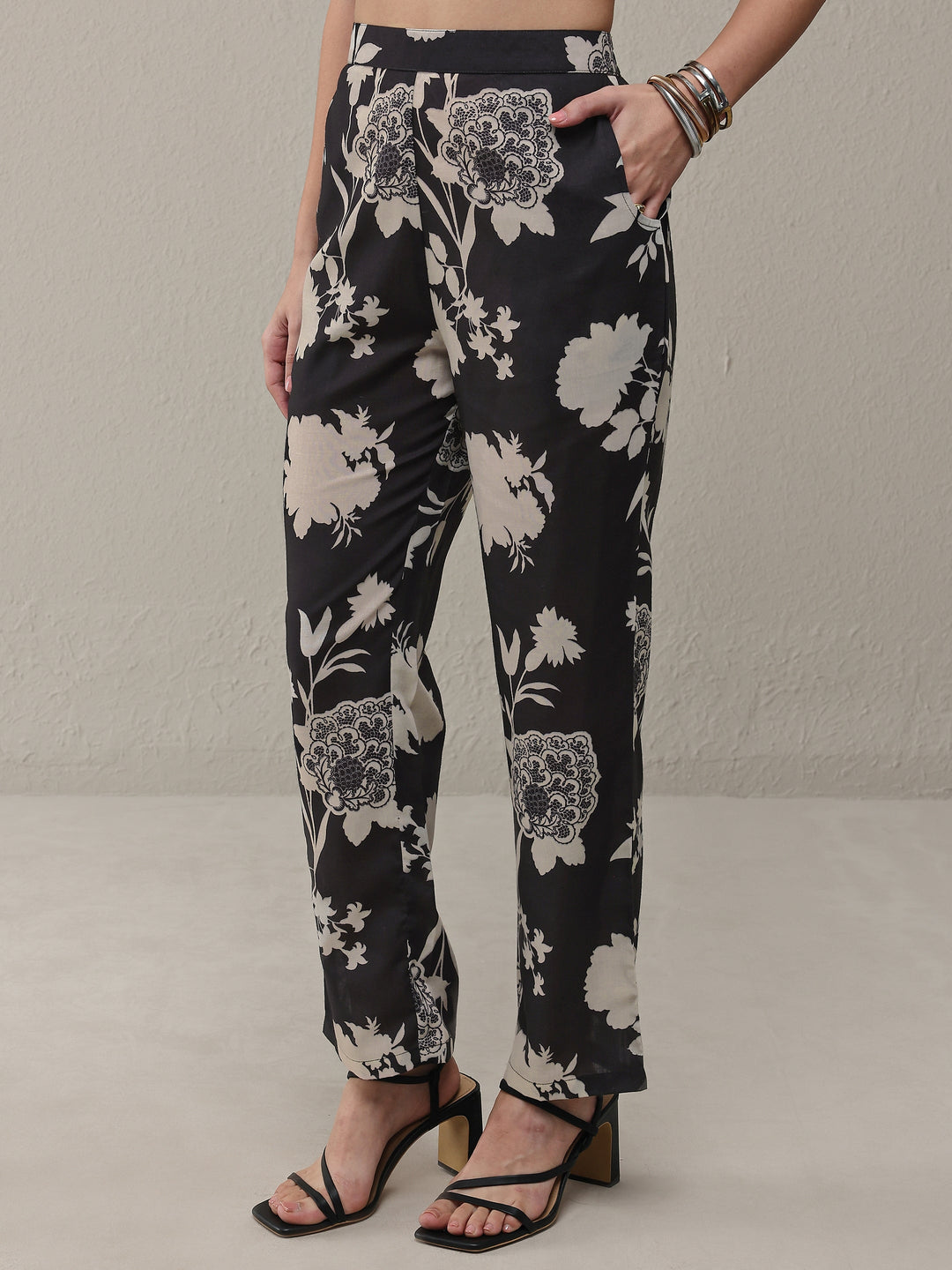  Black Geometric Printed Cotton Blend Straight Kurta Set 
