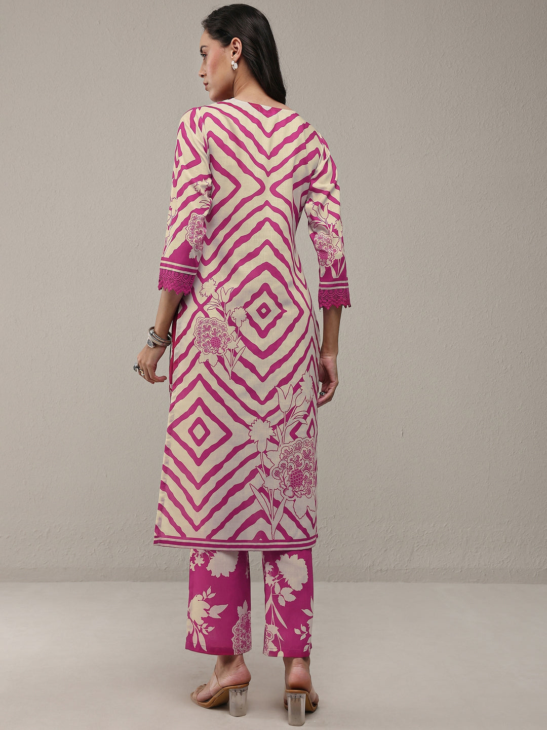  Pink Geometric Printed Cotton Blend Straight Kurta Set 