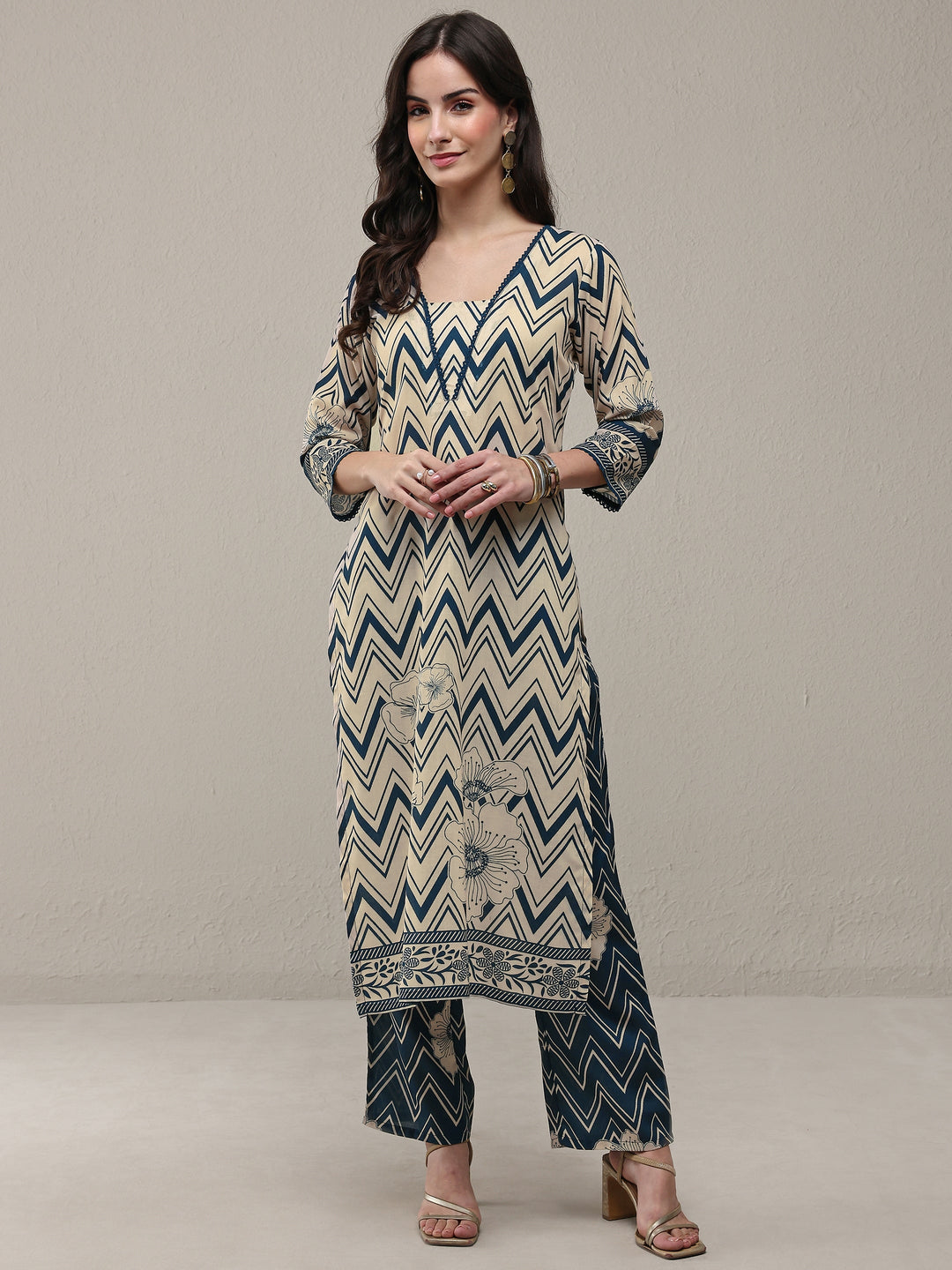  Blue Chevron Printed Cotton Blend Straight Kurta Set 