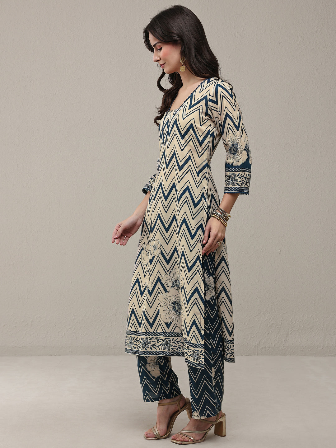  Blue Chevron Printed Cotton Blend Straight Kurta Set 