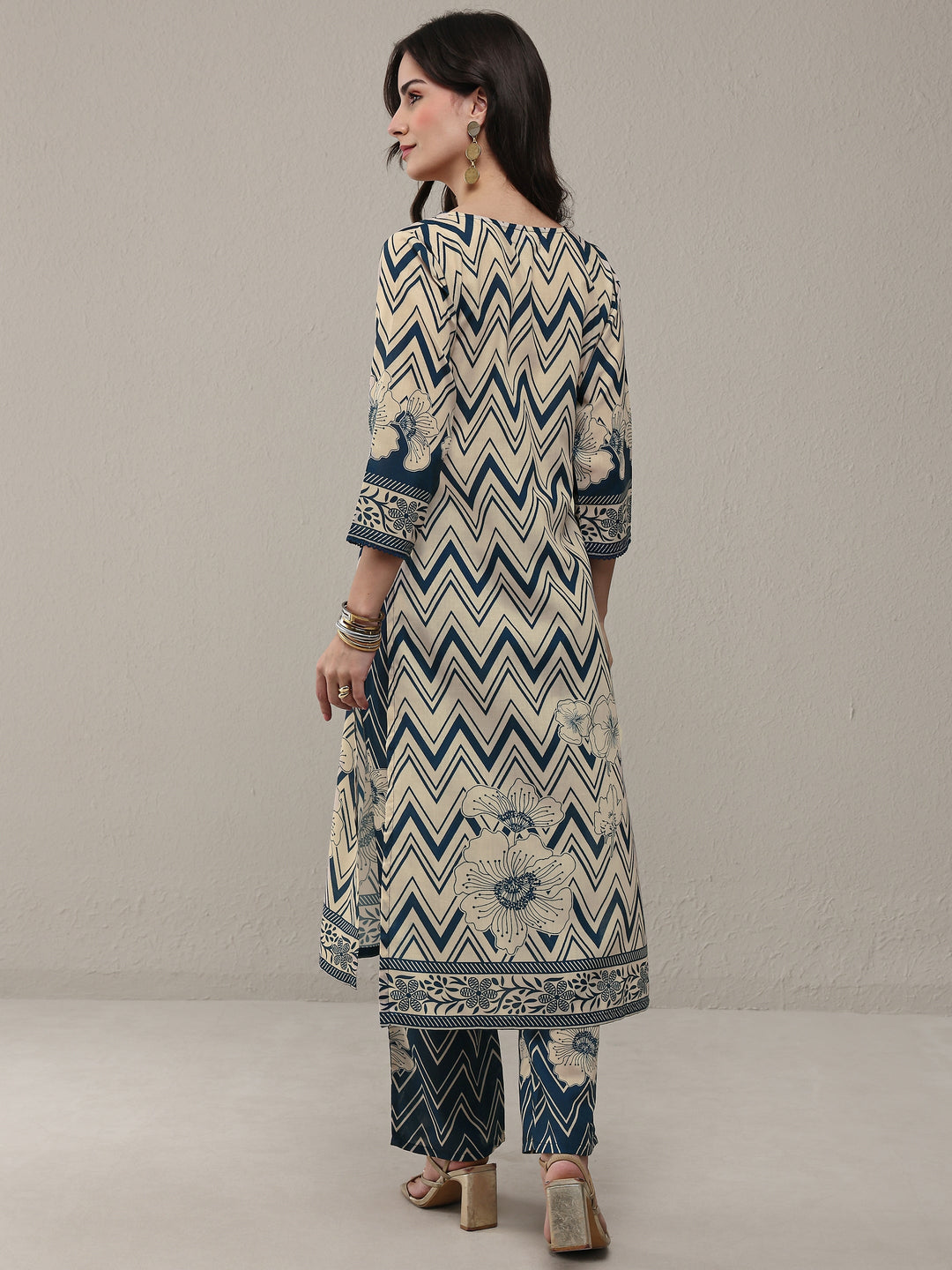  Blue Chevron Printed Cotton Blend Straight Kurta Set 