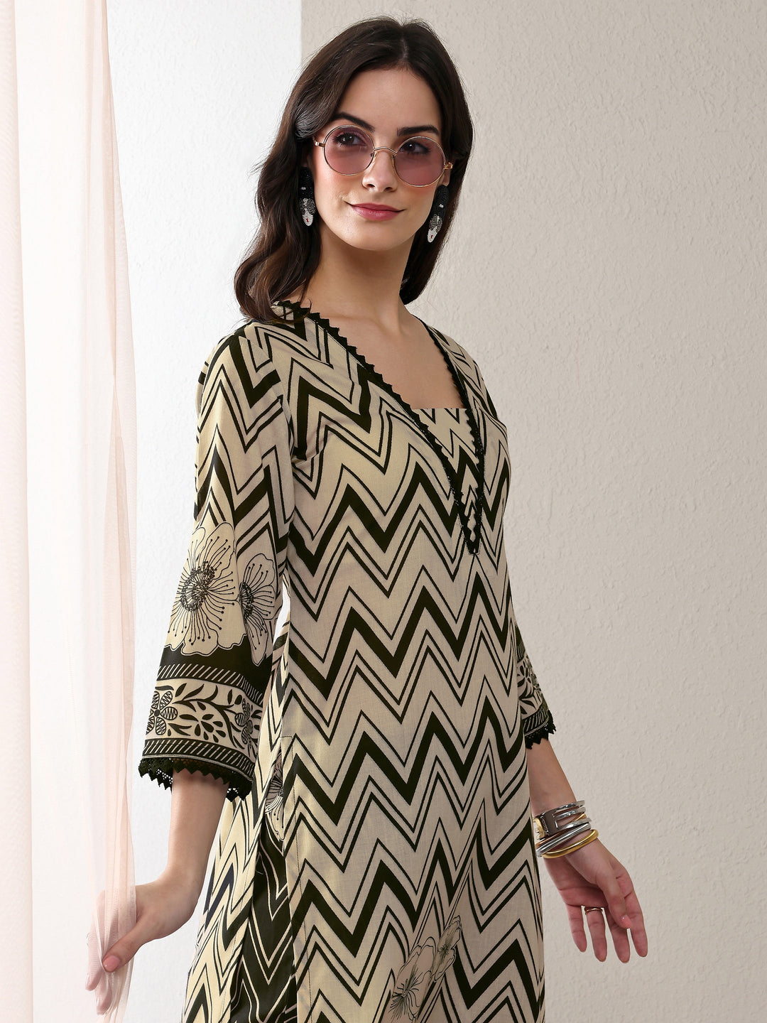  Black Chevron Printed Cotton Blend Straight Kurta Set 