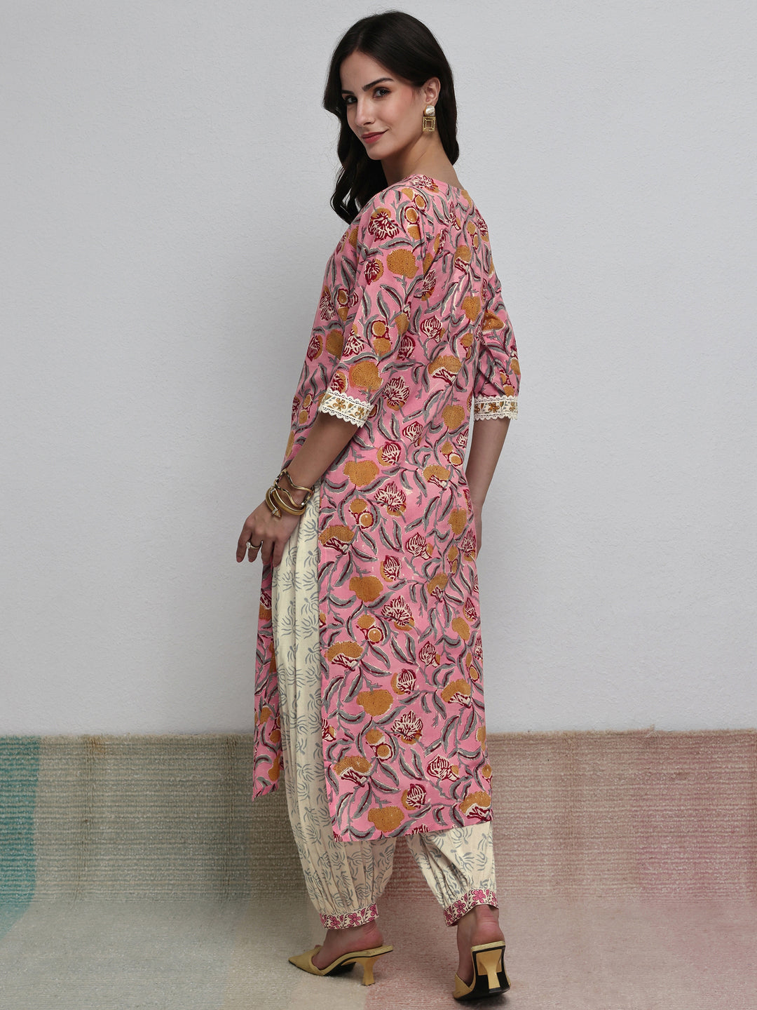  Pink Floral Printed Cotton Straight Kurta Set 