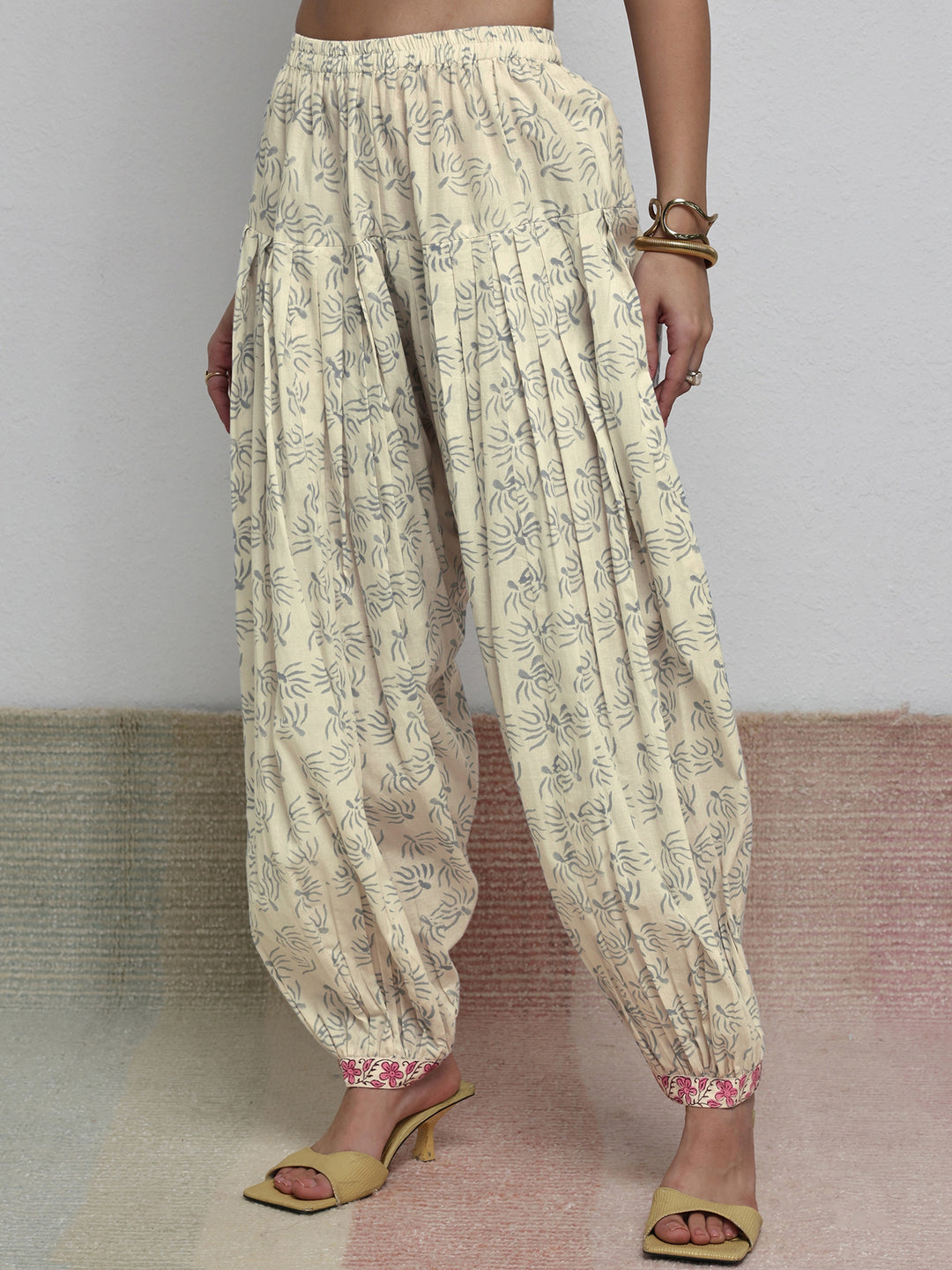  Pink Floral Printed Cotton Straight Kurta Set 