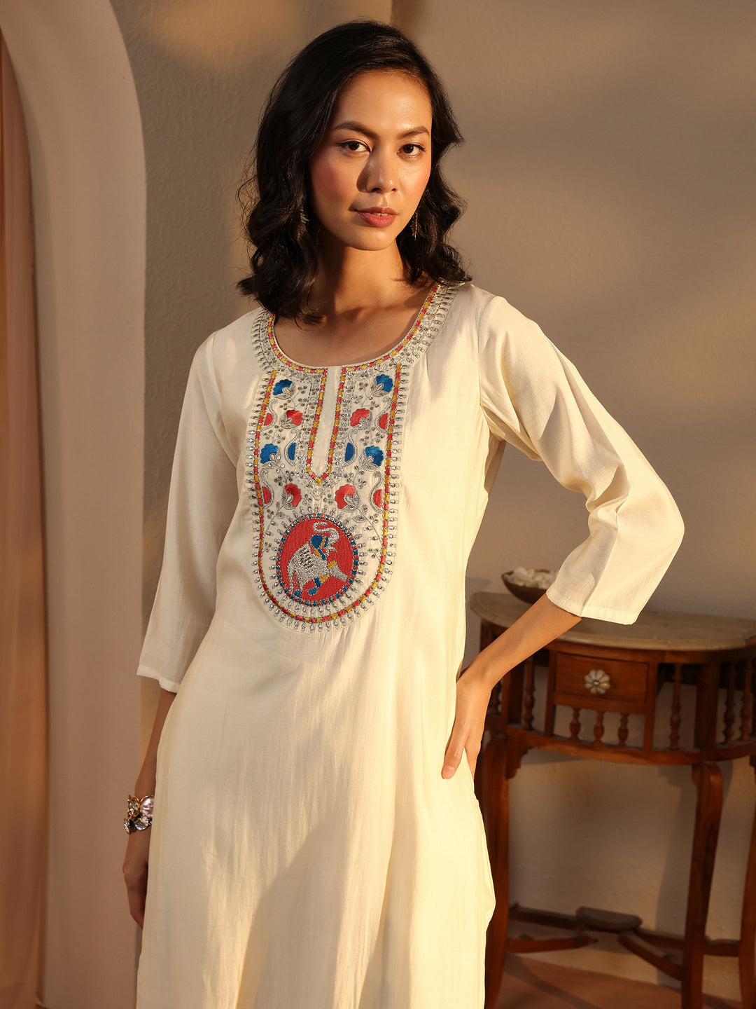  Off White Embroidered Chanderi Silk Straight Suit Set With Dupatta 