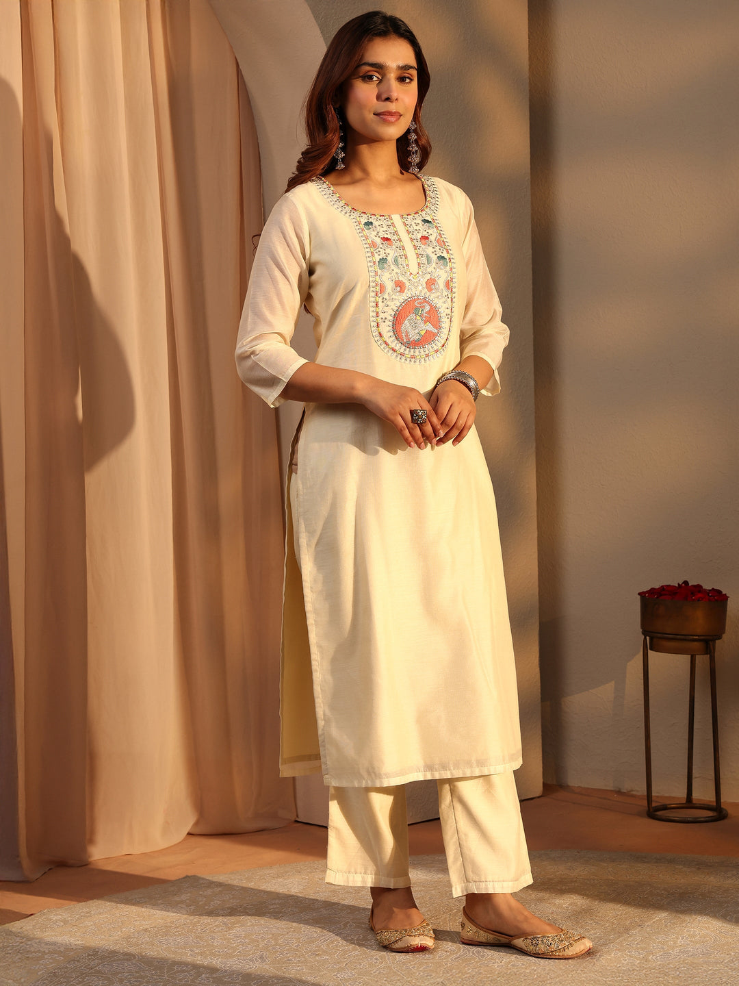  Off White Embroidered Chanderi Silk Straight Suit Set With Dupatta 