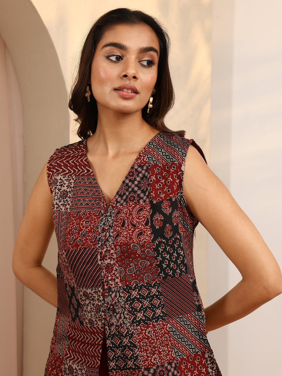  Multicolor Ethnic Motif Printed Silk Blend Straight Short Kurti 