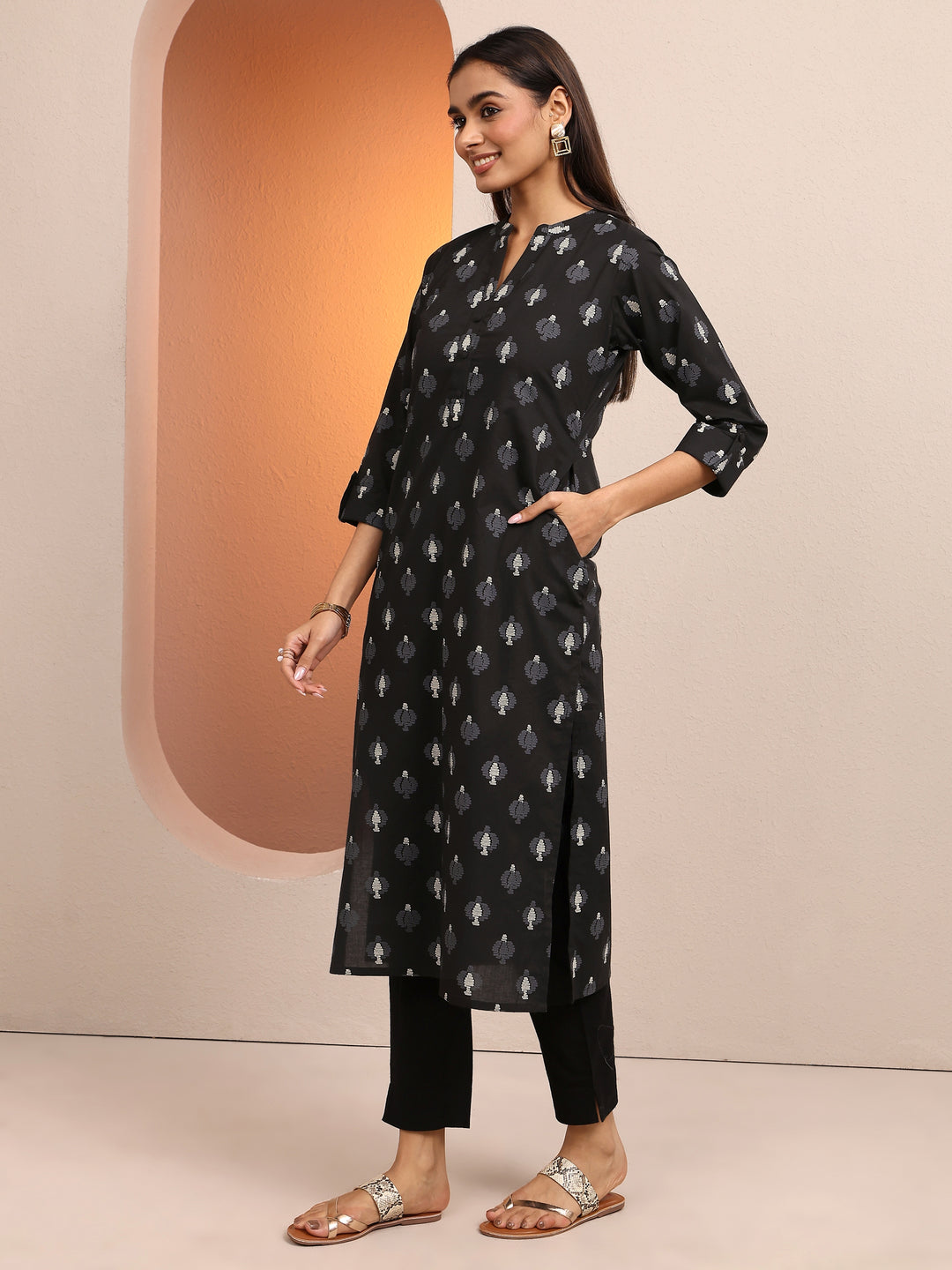  Black Printed Cotton Straight Kurta 