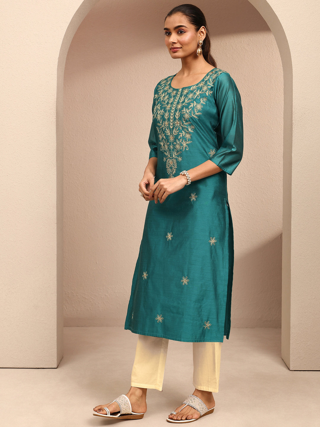  Blue Embroidered Chanderi Silk Straight Kurta 