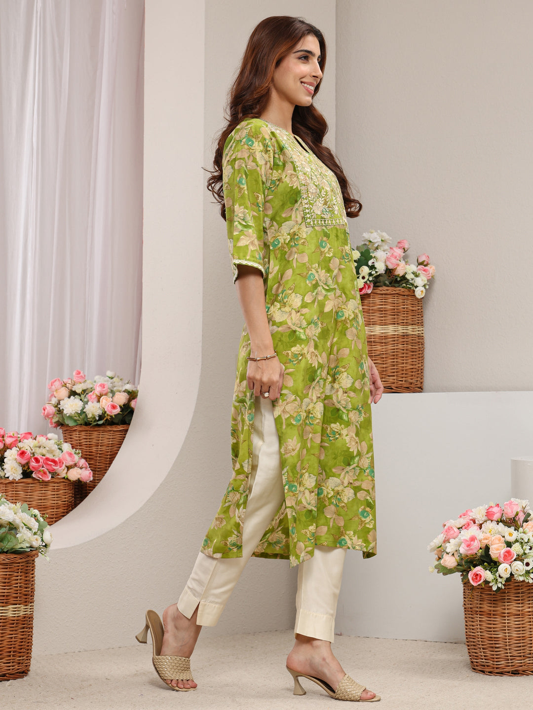  Green Yoke Design Floral Printed Silk Blend Straight Kurta 