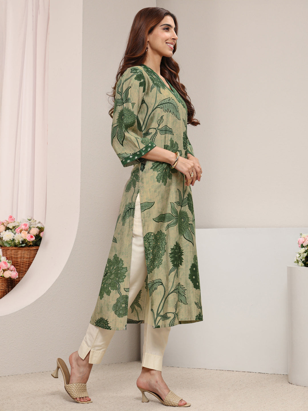  Green Floral Printed Silk Blend Straight Kurta 