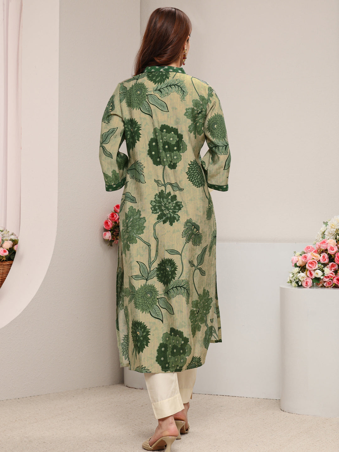  Green Floral Printed Silk Blend Straight Kurta 