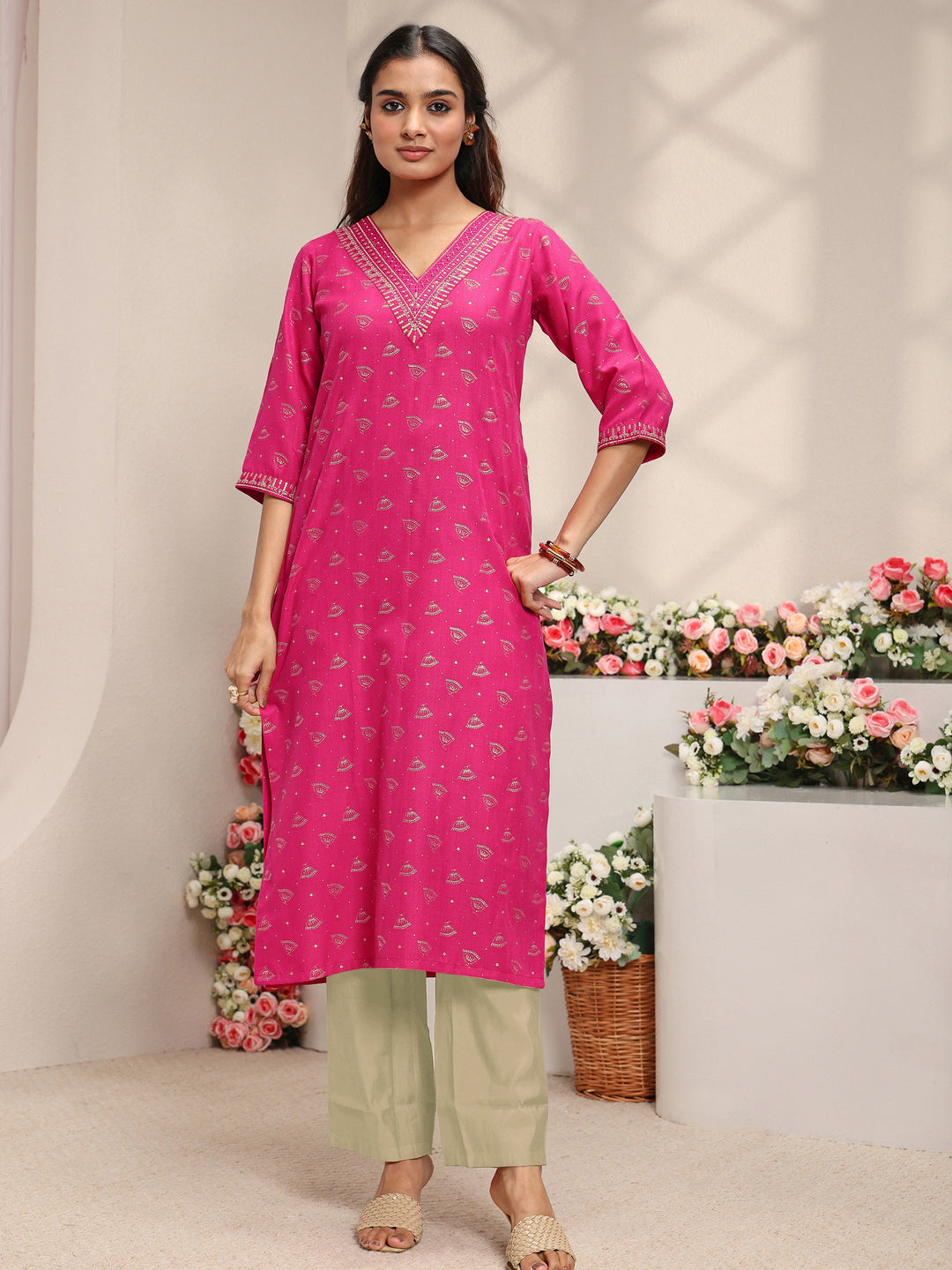  Pink Ethnic Motifs Printed Cotton Blend Straight Kurta 