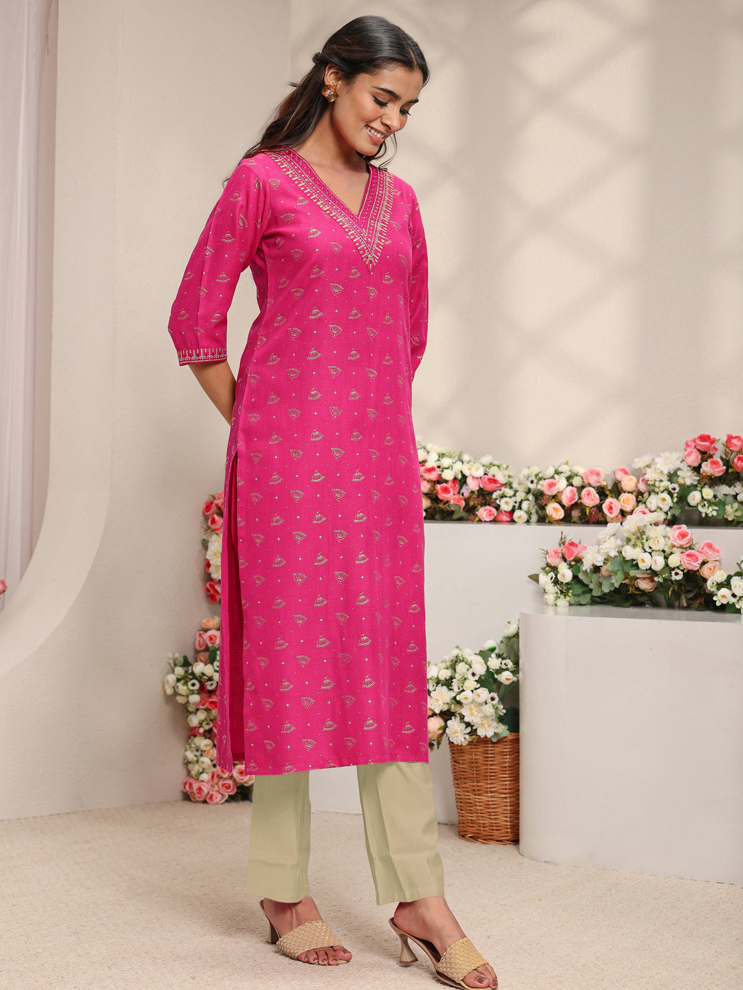  Pink Ethnic Motifs Printed Cotton Blend Straight Kurta 