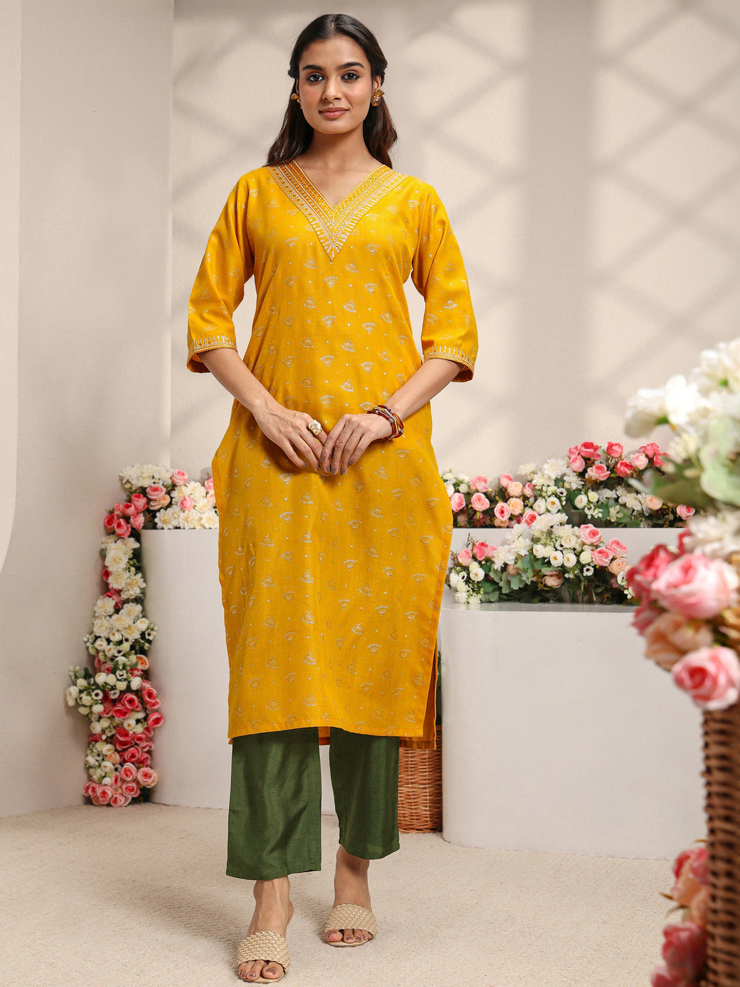 Yellow Ethnic Motifs Printed Cotton Blend Straight Kurta 