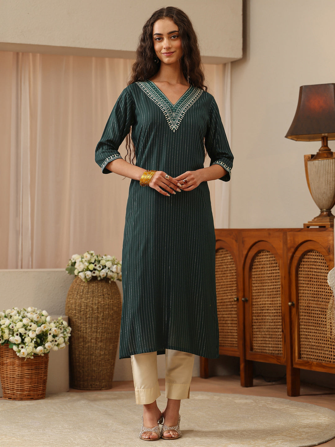 Off White Abstract Printed Panelled A-Line Kurta 