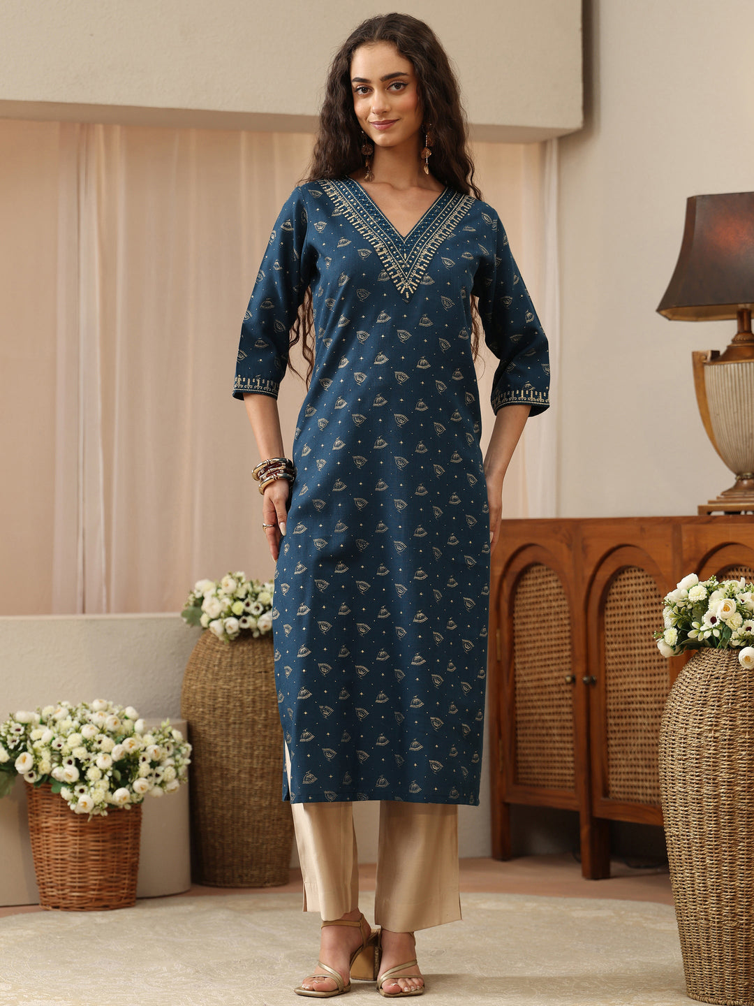  Off White Abstract Printed Panelled A-Line Kurta 
