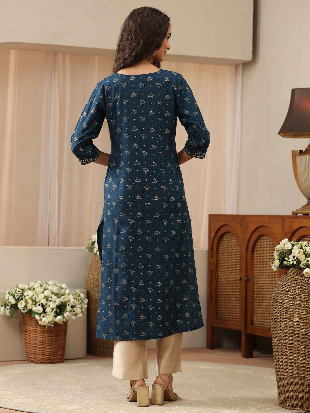  Off White Abstract Printed Panelled A-Line Kurta 