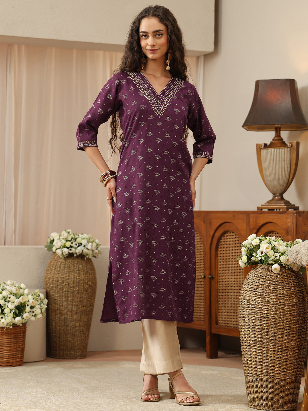  Off White Abstract Printed Panelled A-Line Kurta 