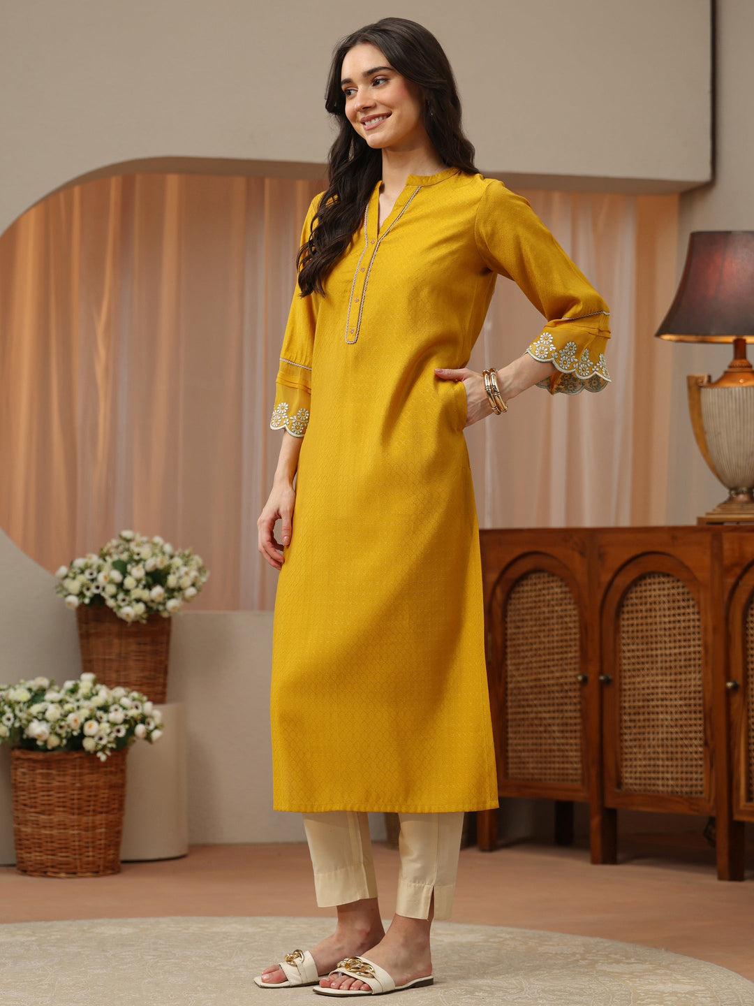  Off White Abstract Printed Panelled A-Line Kurta 
