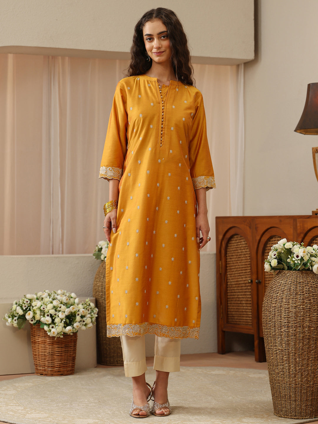 Off White Abstract Printed Panelled A-Line Kurta 