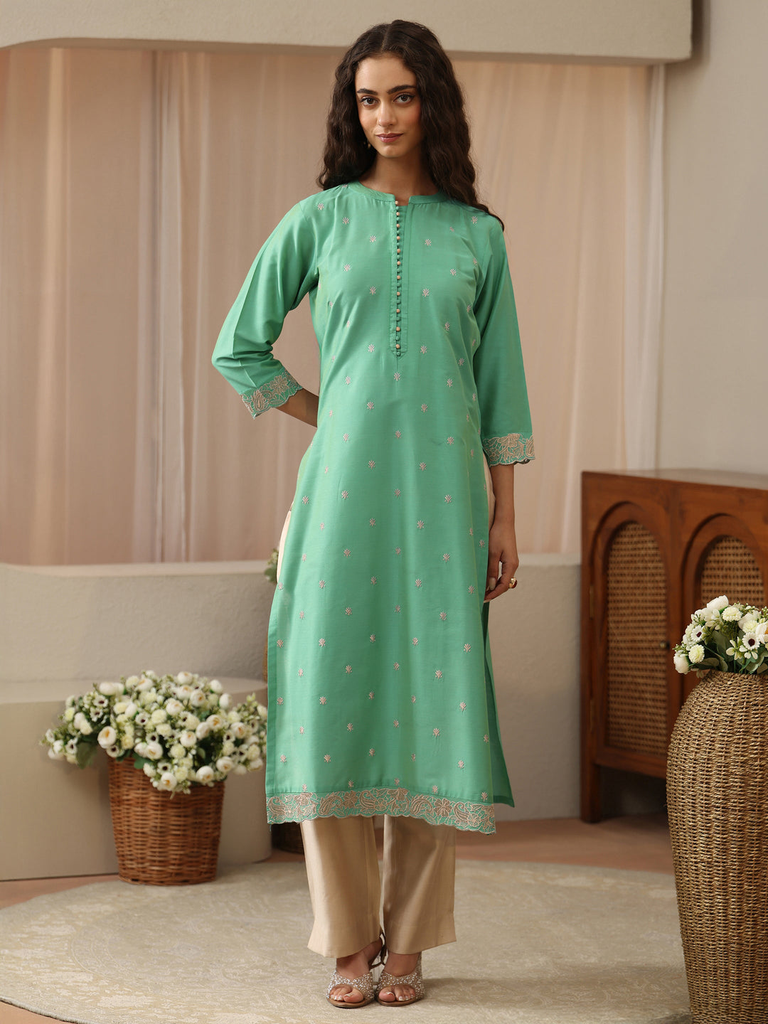  Off White Abstract Printed Panelled A-Line Kurta 