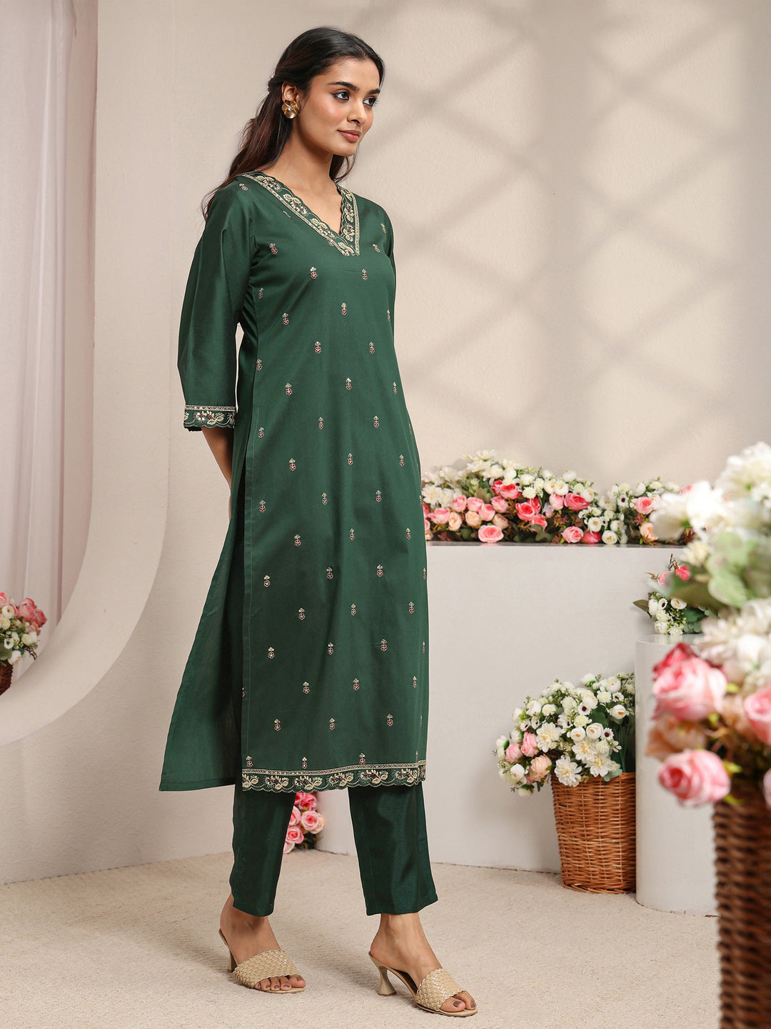  Green Floral Embroidered Silk Blend Straight Kurta 
