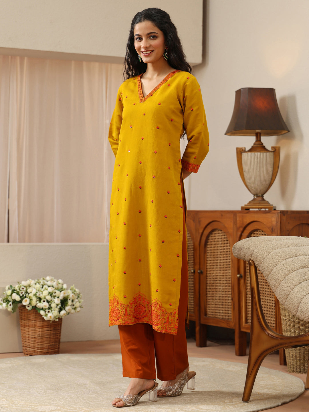  Off White Abstract Printed Panelled A-Line Kurta 