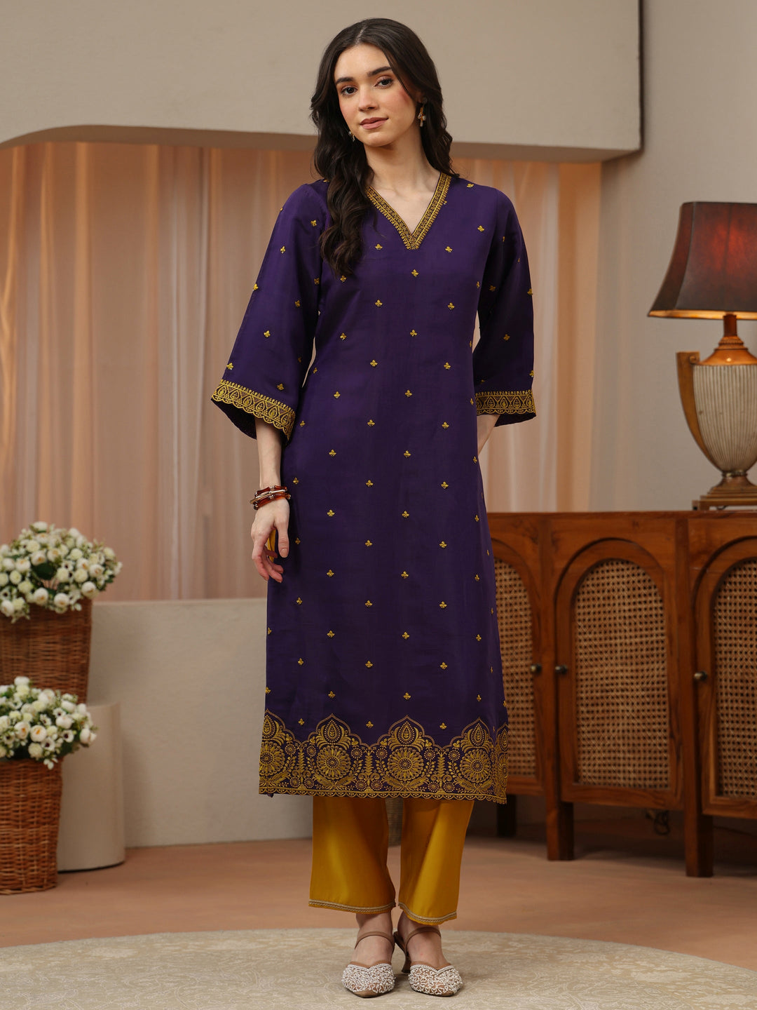  Off White Abstract Printed Panelled A-Line Kurta 
