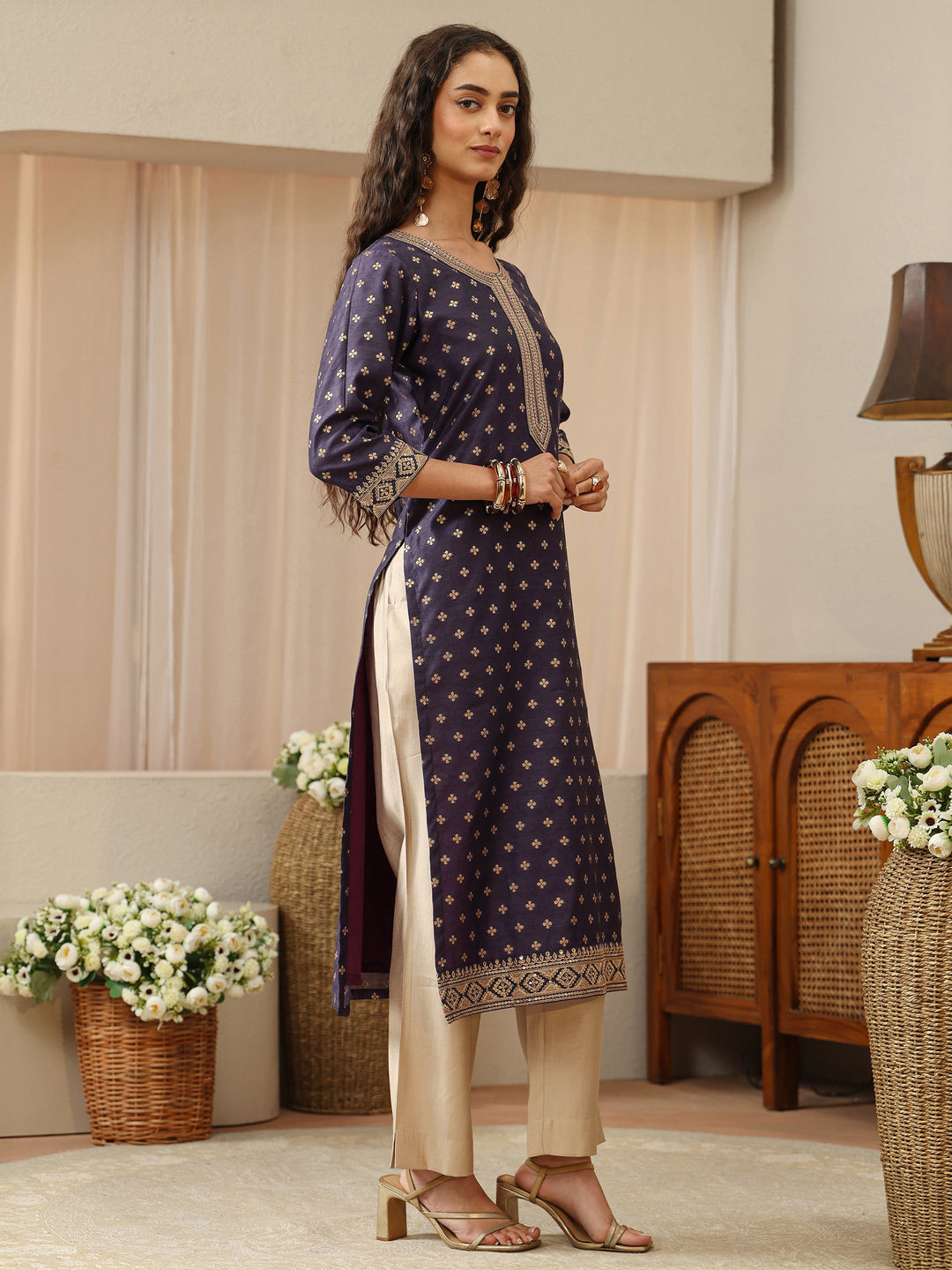  Off White Abstract Printed Panelled A-Line Kurta 