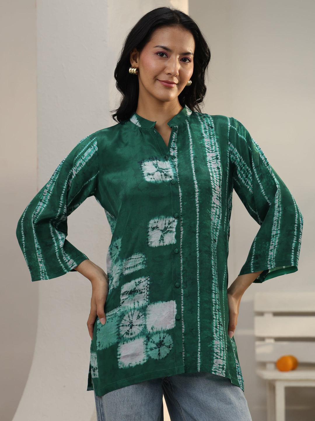  Green Geometric Printed Crepe Shirt 