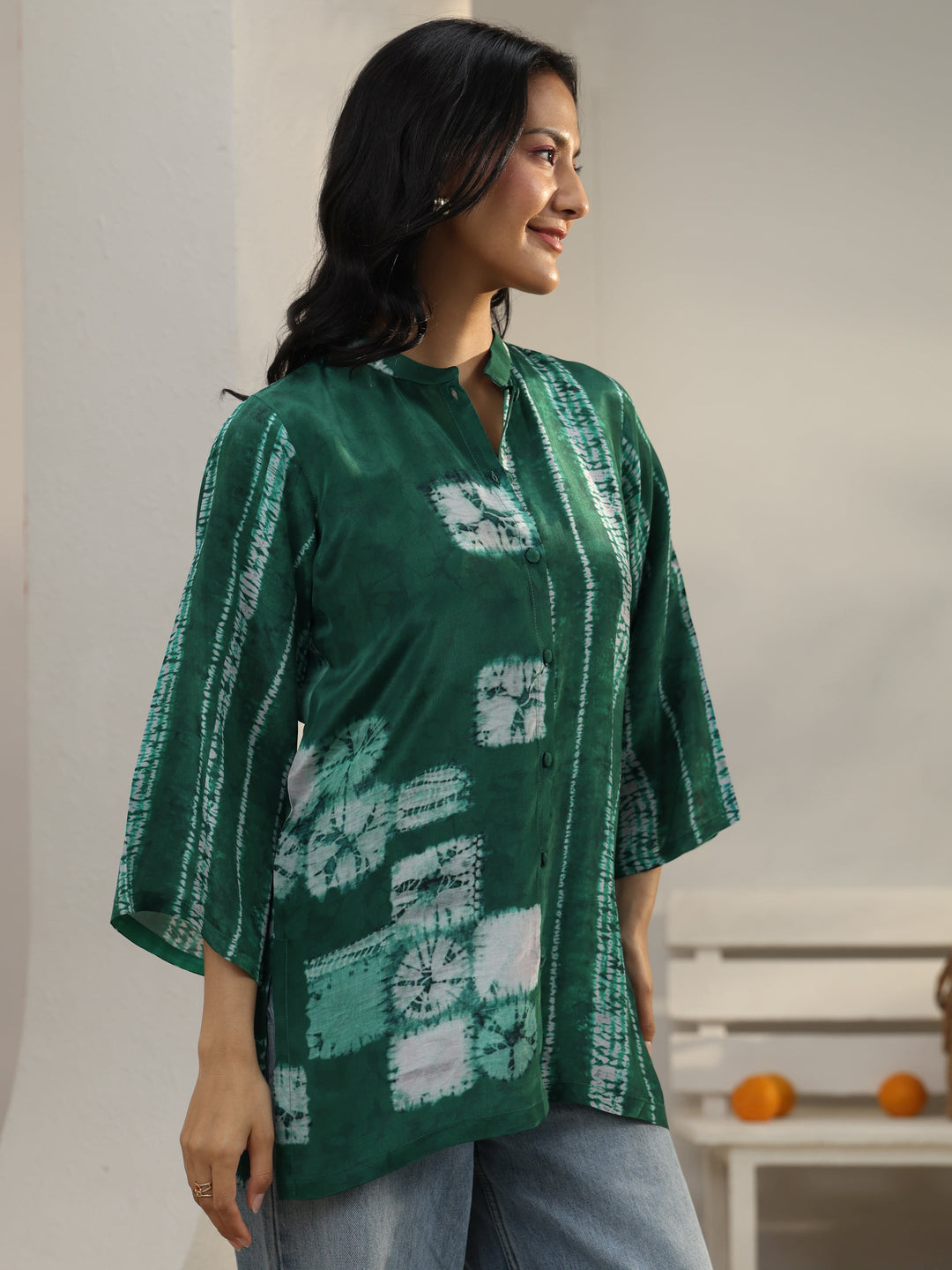  Green Geometric Printed Crepe Shirt 