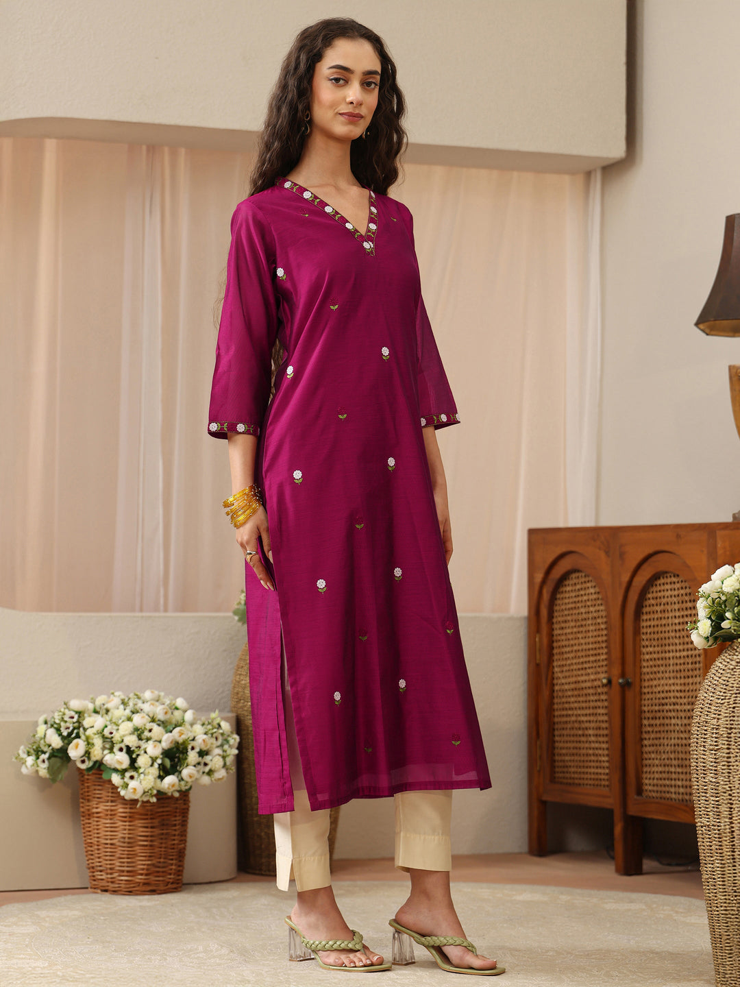  Off White Abstract Printed Panelled A-Line Kurta 