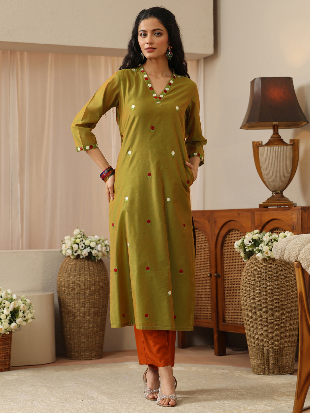  Off White Abstract Printed Panelled A-Line Kurta 
