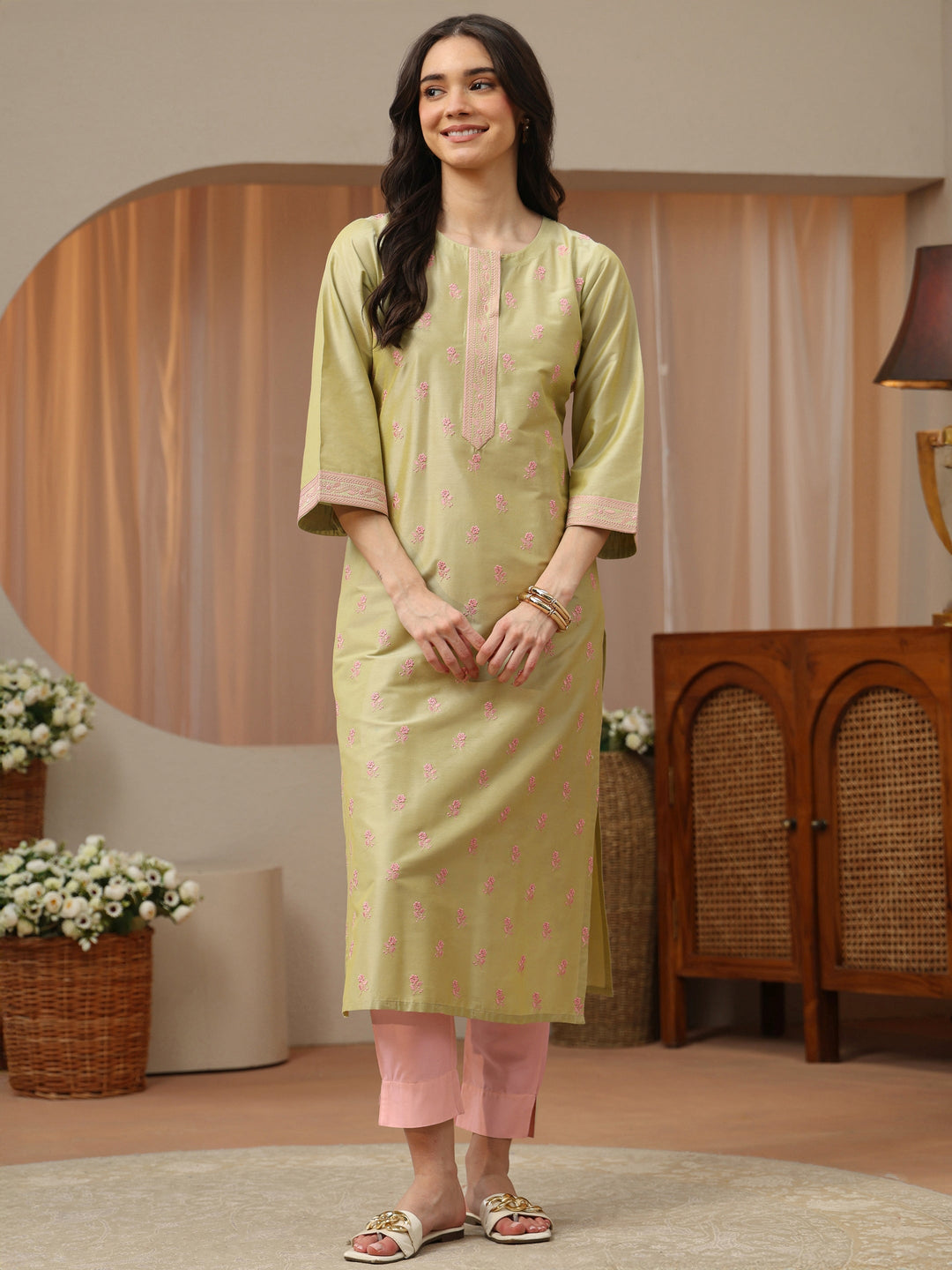  Off White Abstract Printed Panelled A-Line Kurta 