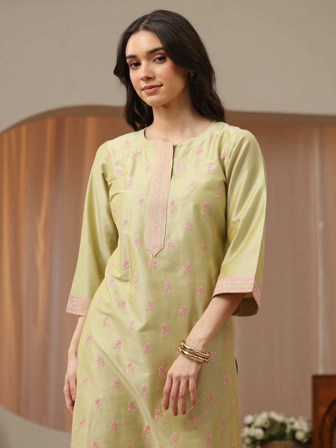  Off White Abstract Printed Panelled A-Line Kurta 