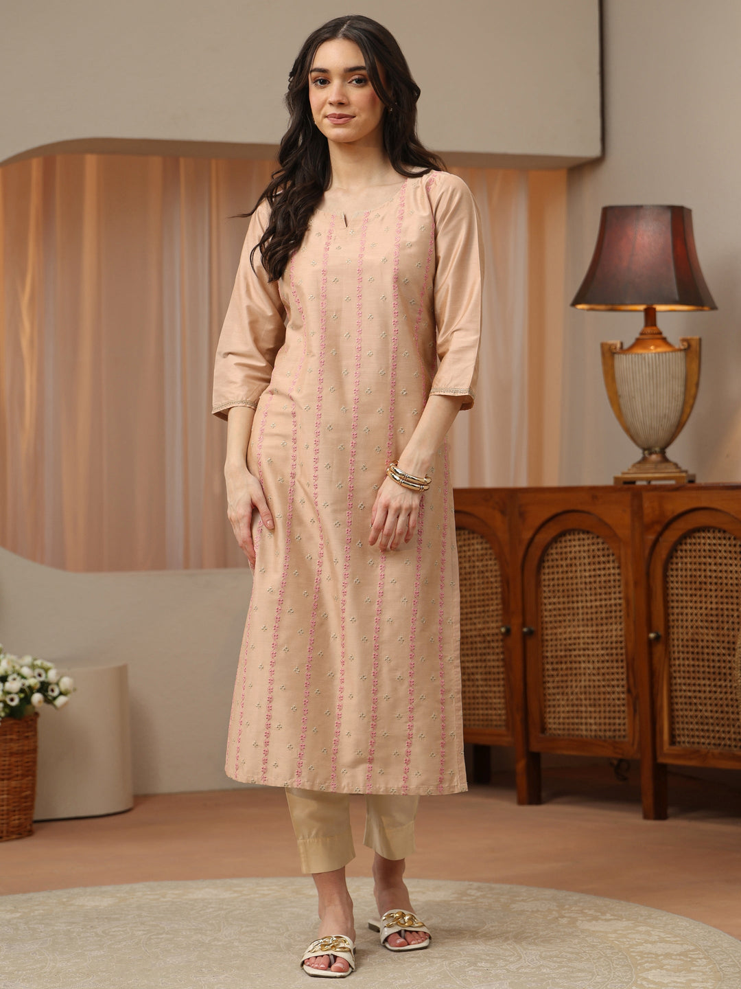  Off White Abstract Printed Panelled A-Line Kurta 