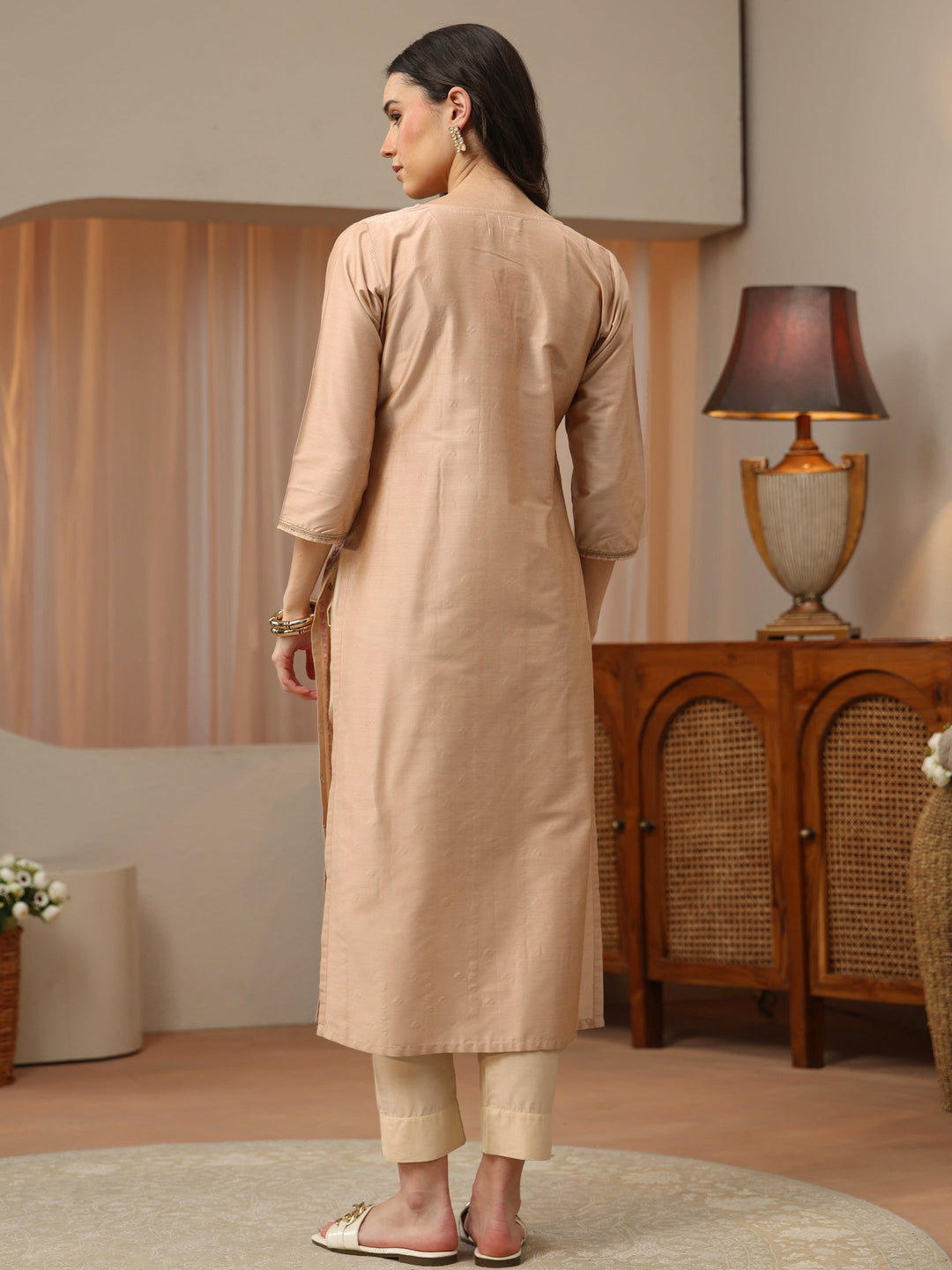  Off White Abstract Printed Panelled A-Line Kurta 
