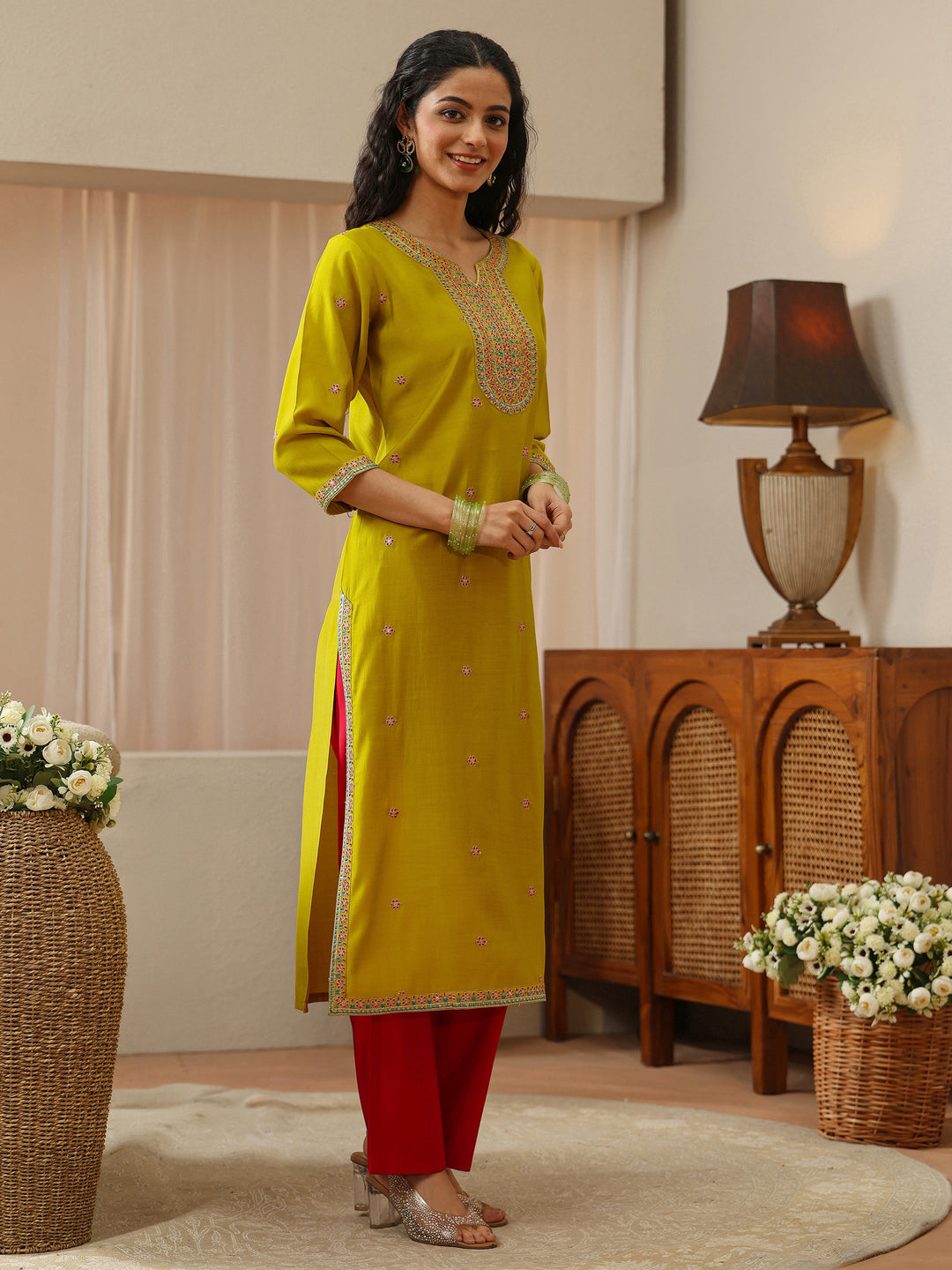  Off White Abstract Printed Panelled A-Line Kurta 