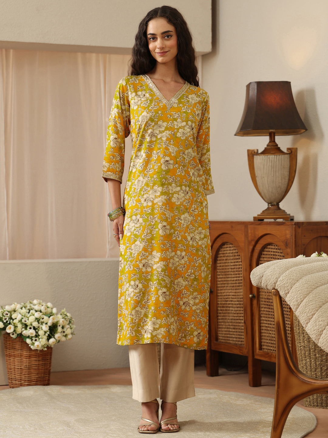  Off White Abstract Printed Panelled A-Line Kurta 