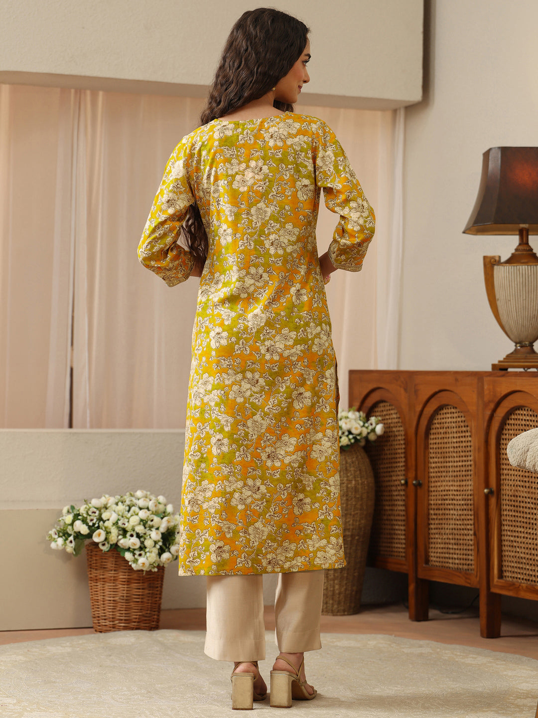  Off White Abstract Printed Panelled A-Line Kurta 